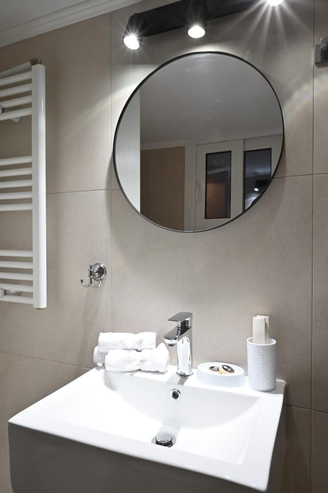 Modern Two Bedroom Apartment At Koukaki Atenas Exterior foto